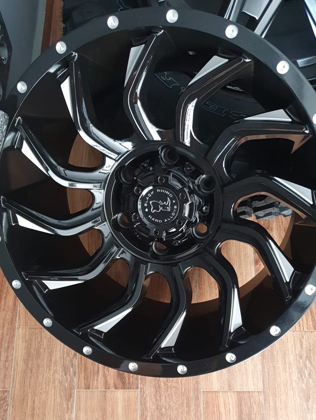 Black Rhino 17x9inc 6X139.7 Jant Turbulance CB110 ET0 , Türbülans Jant