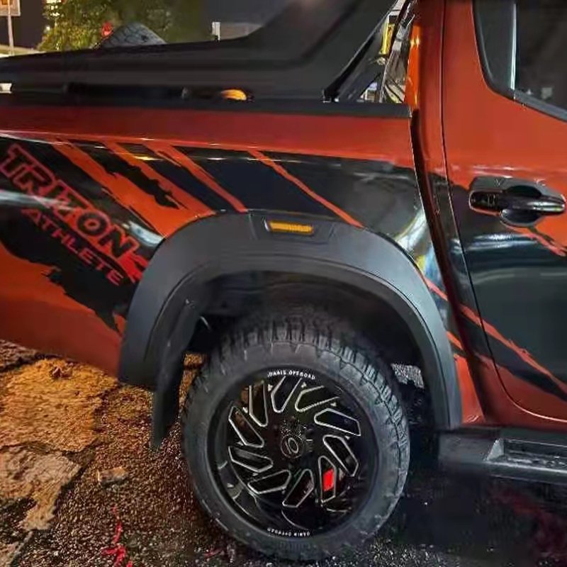 Ducki Mitsubishi L200 2019 ve Sonrası Tek Depo Işıklı Mat Siyah Dodik (ABS Plastik)
