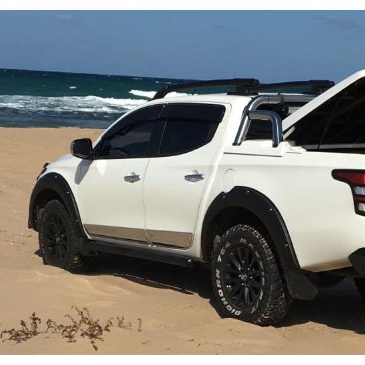 Ducki Mitsubishi L200 2015-2019 6inc Mat Siyah Dodik (ABS Plastik)
