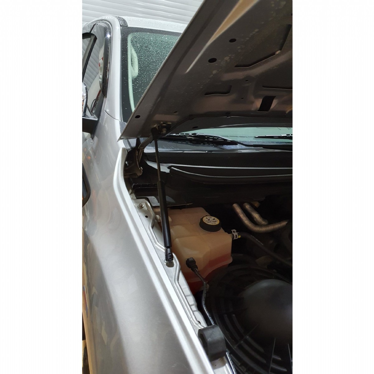 Ducki Ford Ranger 2012-2015 Kaput Amortisörü