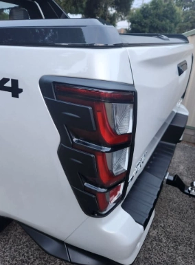Ducki Dmax 2025 ve sonrası Led Stop Çerçevesi Siyah