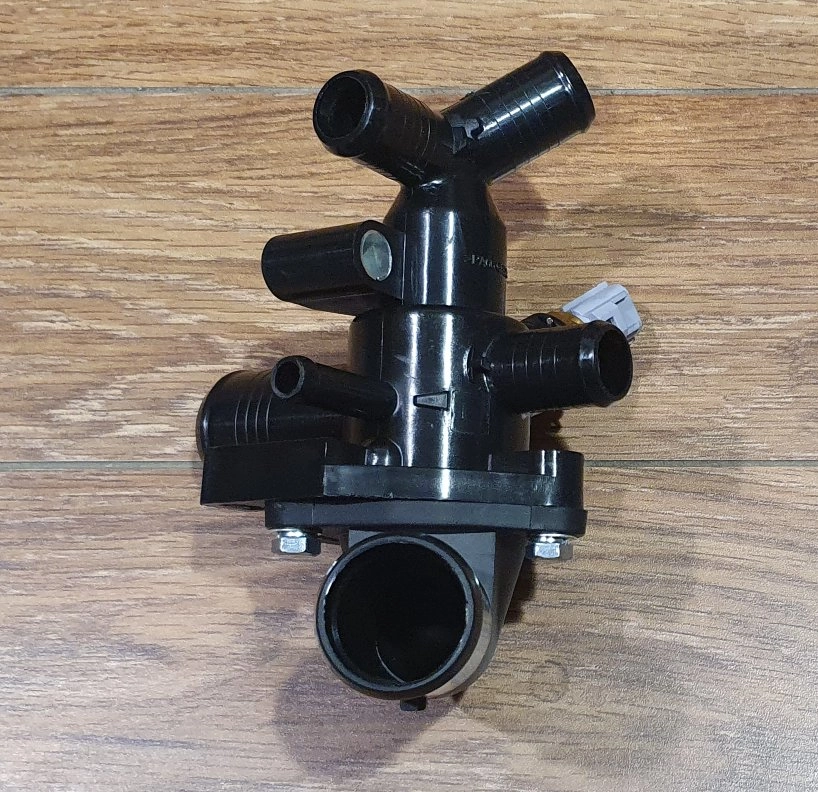 Ducki Ford Ranger 2012-2018 Termostat Gövdesi (Set)
