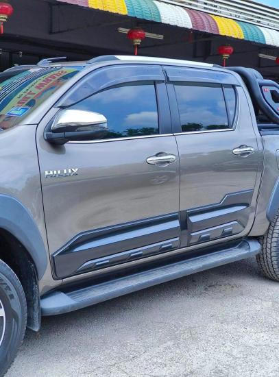 Ducki Hilux Revo 2020 ve Sonrası Kapı Kaplama Büyük (ABS Plastik)