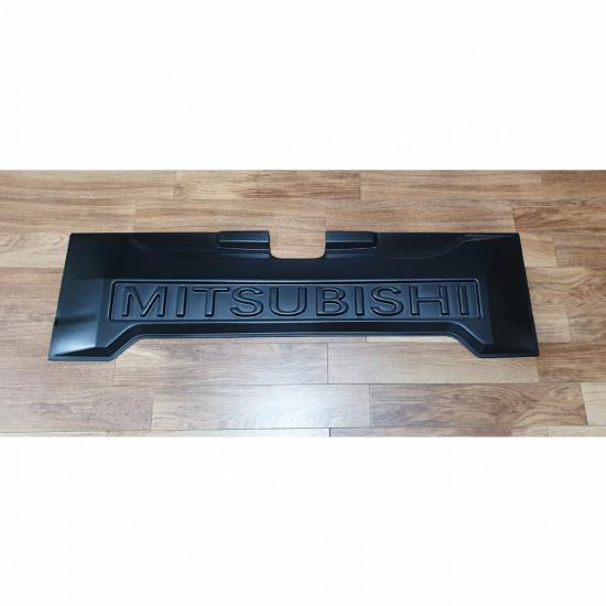 Ducki Mitsubishi L200 2019 ve sonrası Arka Kapak Kaplaması Büyük (ABS Plastik)