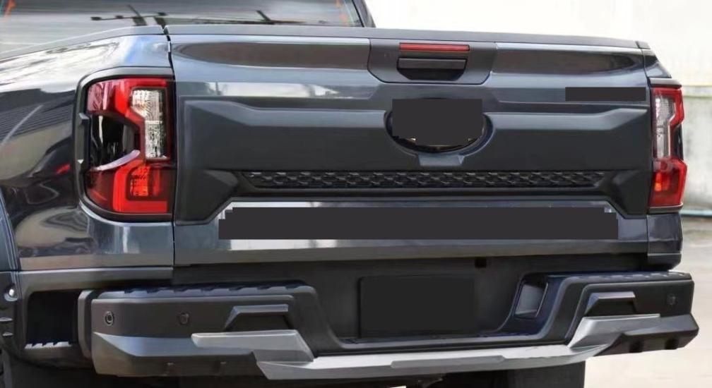 Ducki Ford Ranger 2023 ve sonrası Arka Kapak Kaplaması