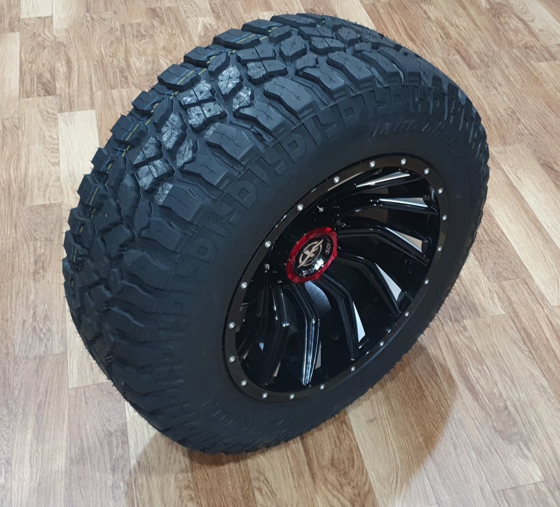 XF 224 20x12inc 5X127 Offroad Jant Turbulance + 35x12.5R20 MT Lastik Takım
